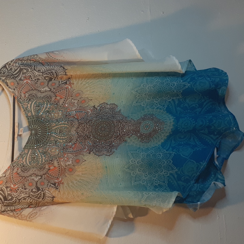 CB. Women's top. Size 1X.